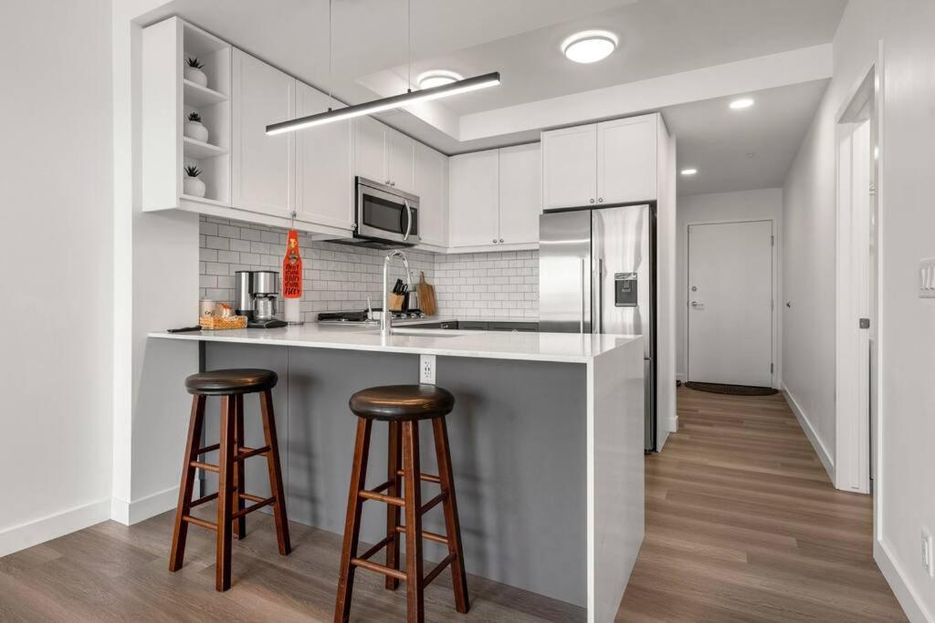 Apartamento Chic 1Br Kensington Unit W/Parking YYC Exterior foto